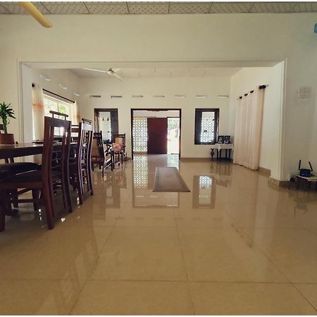 Sri Nimali Guesthouse ฮิกคาดูวา ภายนอก รูปภาพ