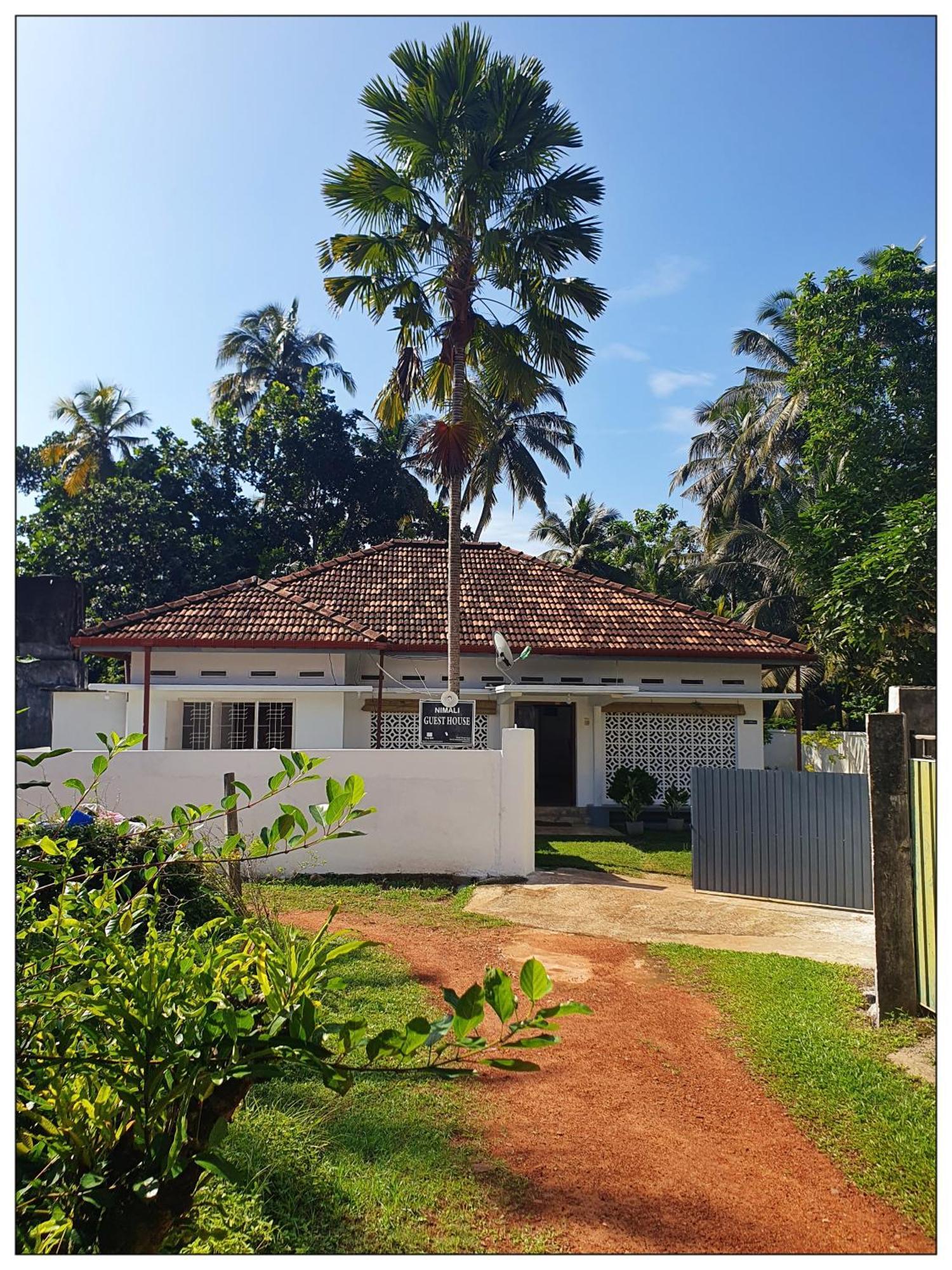 Sri Nimali Guesthouse ฮิกคาดูวา ภายนอก รูปภาพ